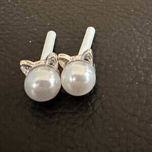 Kitty Shaped Faux Pearl Silver Tone Minimalist studs